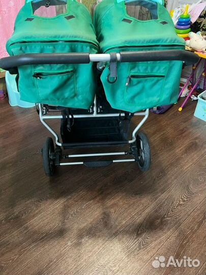 Коляска для двойни и погодок Bumbleride Indie Twin