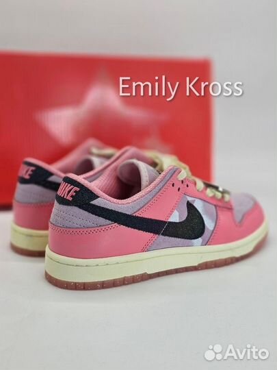 Nike Wmns Dunk Low LX 'Barbie'