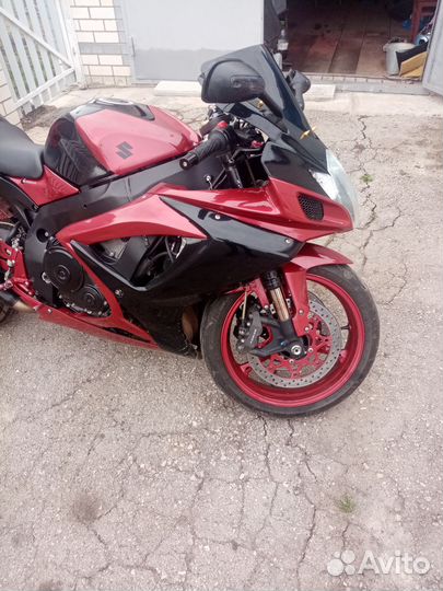 Сузуки GSX-R750