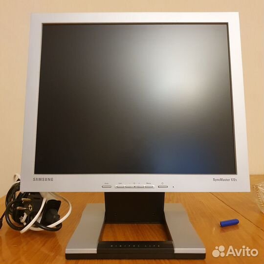 Монитор Samsung SyncMaster 172S + колонки
