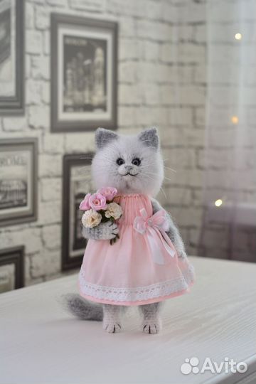 Вязаные котики ручной работы