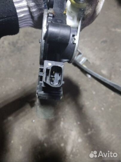 Стеклоподъемник задний правый Mitsubishi Galant 9