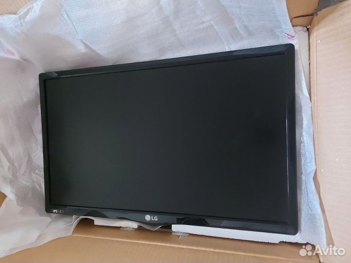 Телевизор LG 22MT