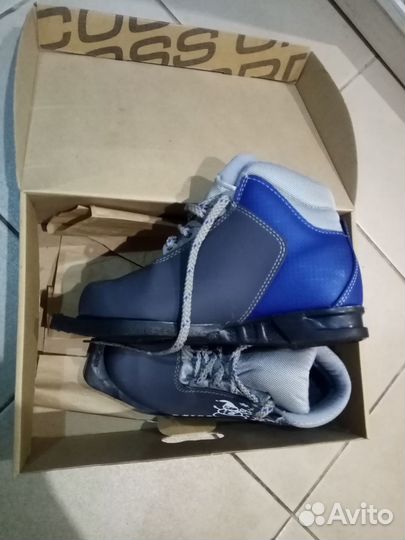 Детские лыжные ботинки