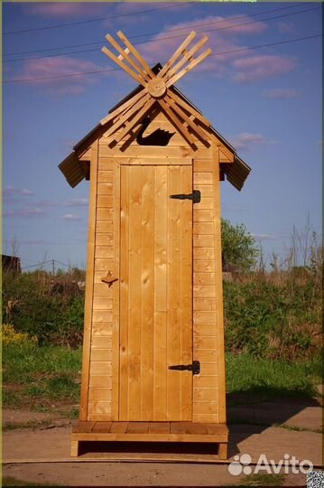 Уличный туалет деревянный HME563