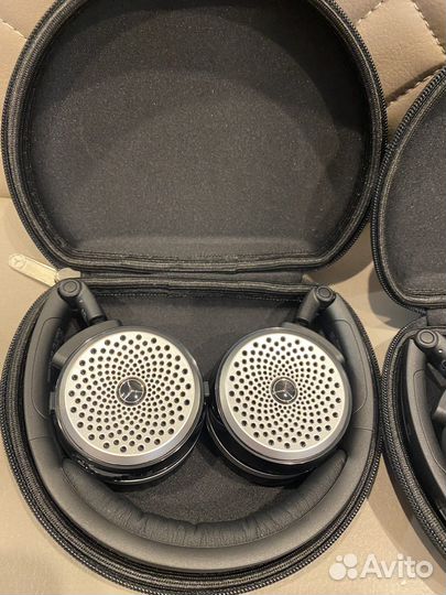 Беспроводные наушники Мерседес новые