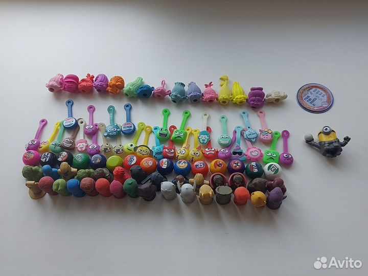 Колекция скрепышей и стёрок (мстители, смурфики)