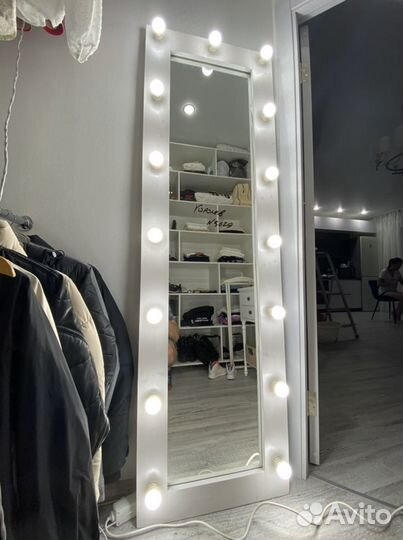 Гримерные зеркала под заказ (натуральное дерево)