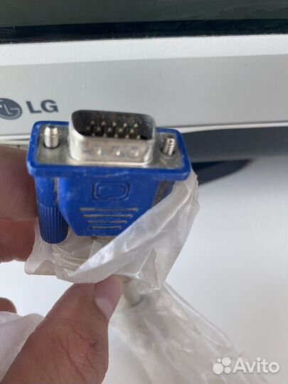 Монитор LG F720B