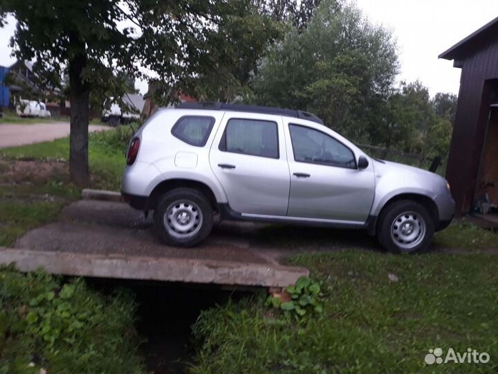 Renault Duster 1.6 МТ, 2015, битый, 80 000 км