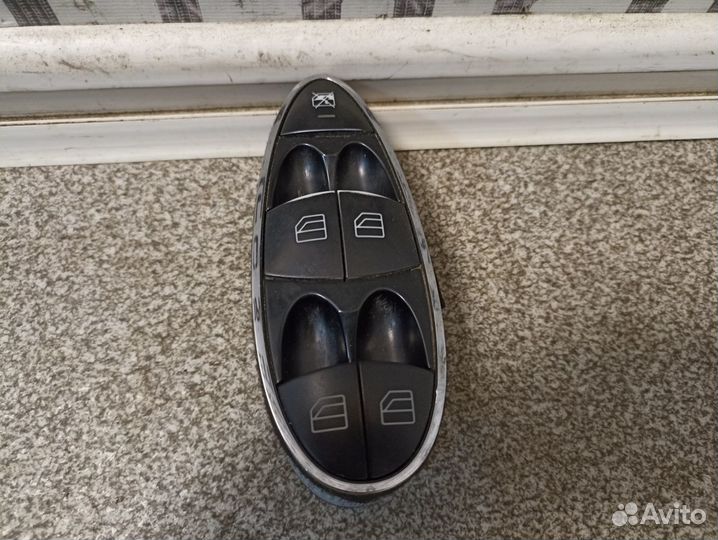 Блок управления стеклоподъем. Mercedes Benz W211