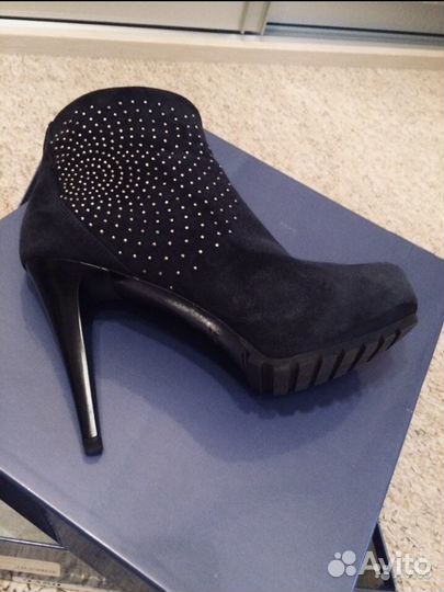 Ботильоны новые замша