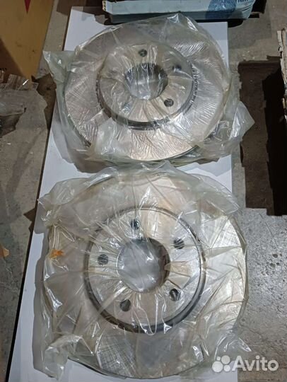 Тормозные диски Volksvagen Golf (2-3)