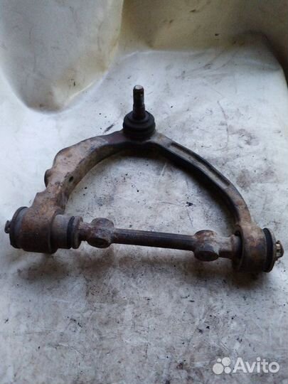 Рычаг подвески верхний передний правый Kia Bongo