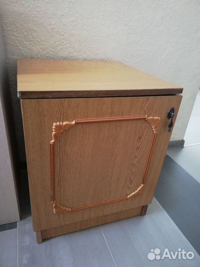 Тумба прикроватная