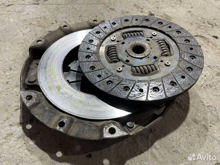 Сцепление + маховик почти новые mazda b6