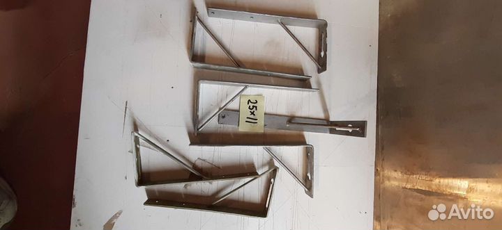 Кронштейн для полок