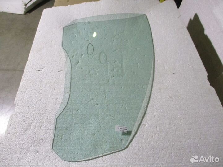 Стекло переднее правое Ford Focus 2