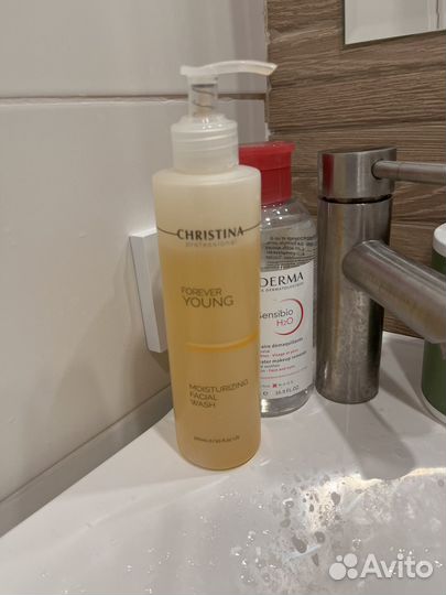 Christina forever young moisturizing facial wash