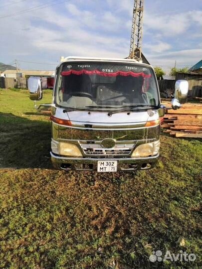 Кронштейн зеркала левый Toyota Dyna XZU302 2002