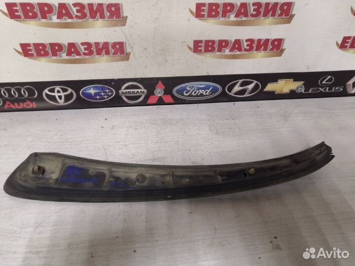 Молдинг кузова задний правый Toyota Corolla AE110