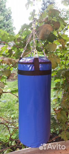 Боксерские мешки (груши) с хранения
