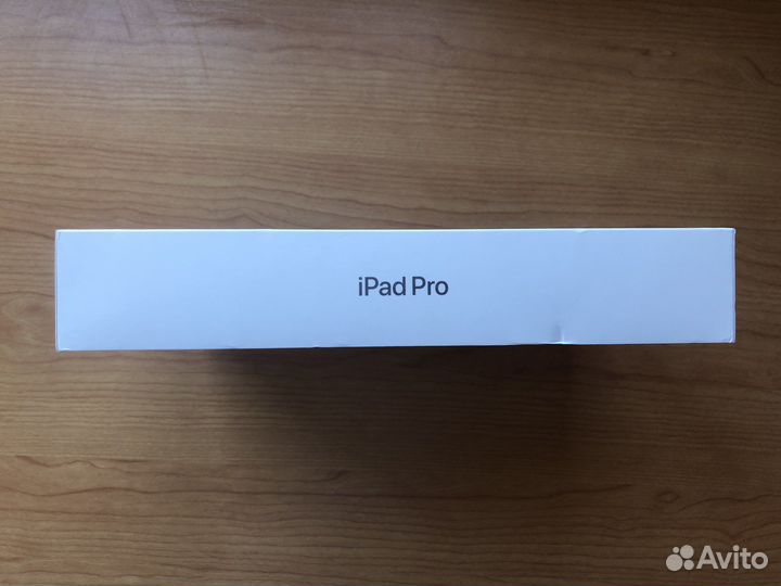 Коробки Macbook pro 16 и iPad pro 12