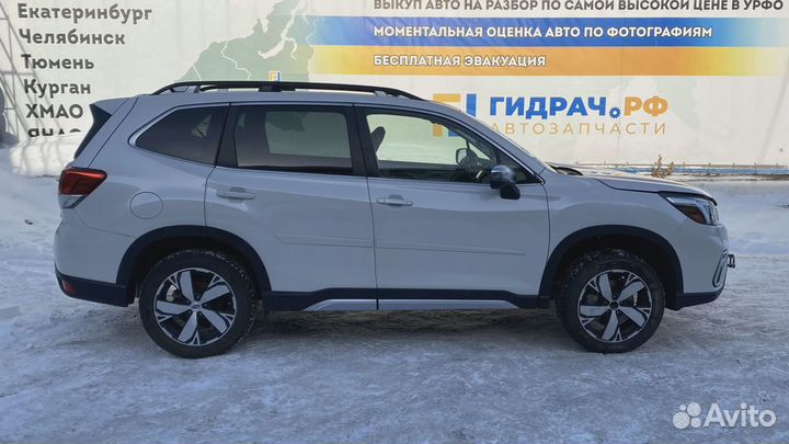 Фонарь подсветки номера левый Subaru Forester (SK