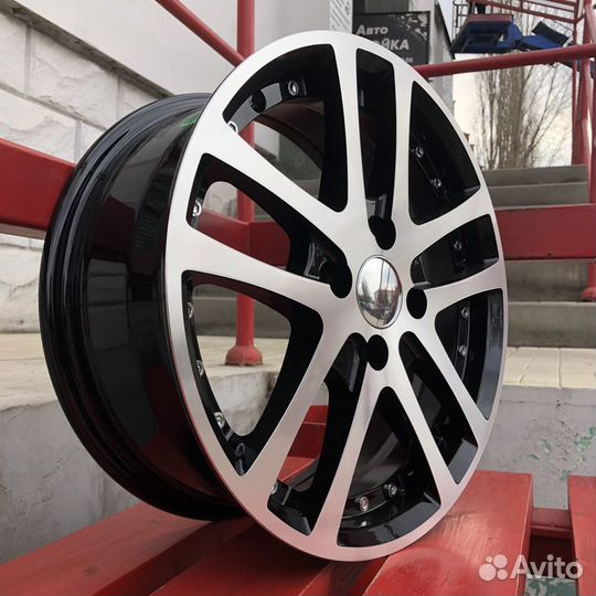 Диск литой R17 7.0 4*100 ET40 d60.1 Рельсы