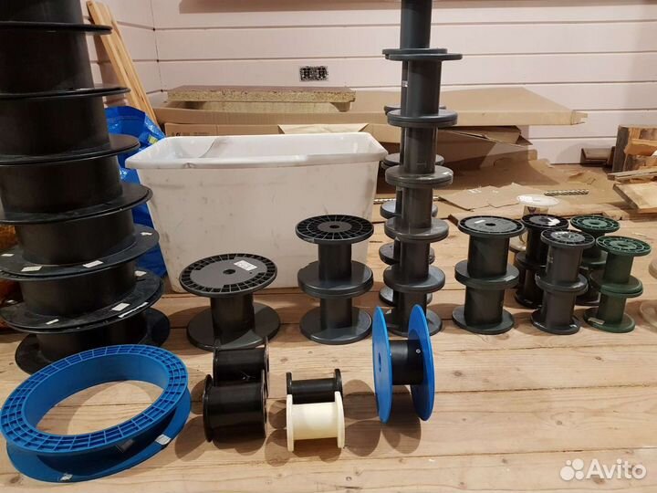 Катушки пластиковые