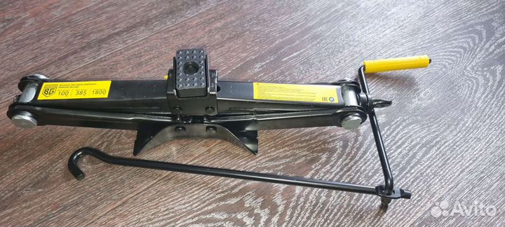 Домкрат винтовой меркур 1.8 тонны