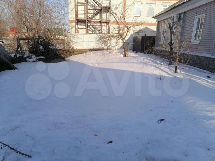 Дом 76 м² на участке 5 сот.