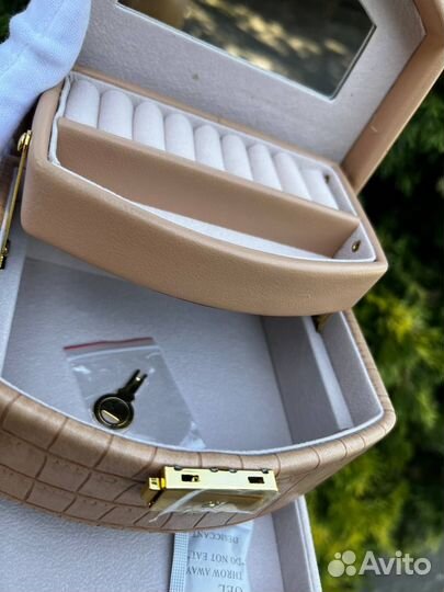 Шкатулка для украшений