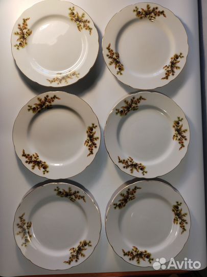 Набор тарелок фарфор (шишки) Япония