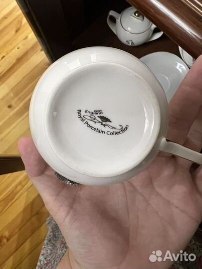 Набор кружек,чайник и сахарница