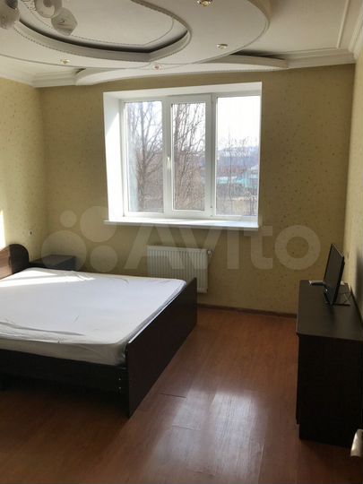2-к. квартира, 70 м², 2/6 эт.