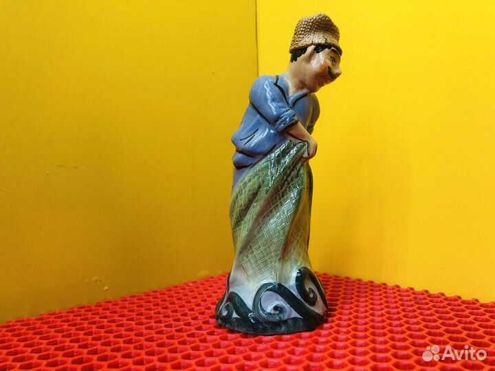 Z.7450 Статуэтка рыбак с сетью