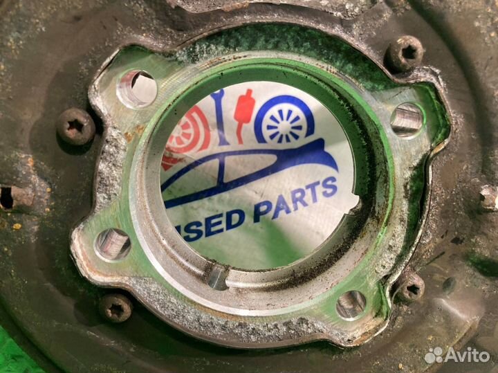 Кулак / цапфа задний левый Volkswagen Touareg NF