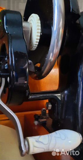 Швейная машина 