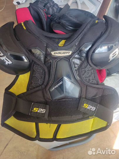 Нагрудник хоккейный