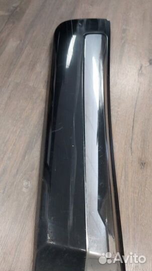 Молдинг двери задний правый Toyota Land Cruiser