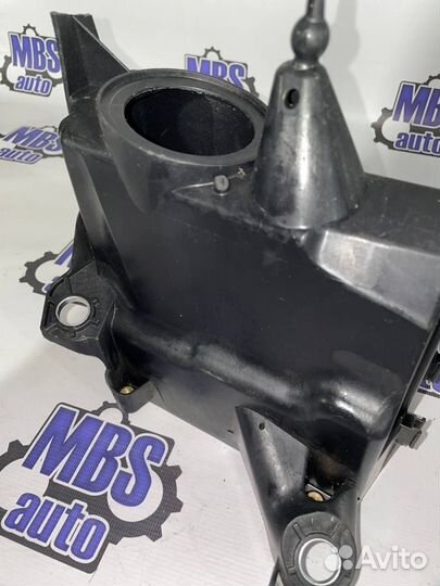 Короб предохранителей переднего Mercedes-Benz