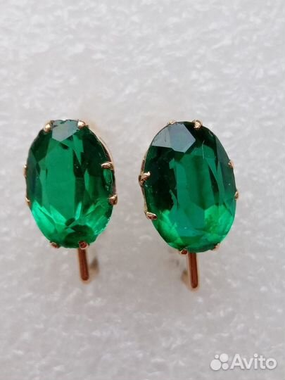 Антикварные золотые серьги с изумрудом
