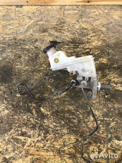 Главный тормозной цилиндр Hyundai Solaris седан