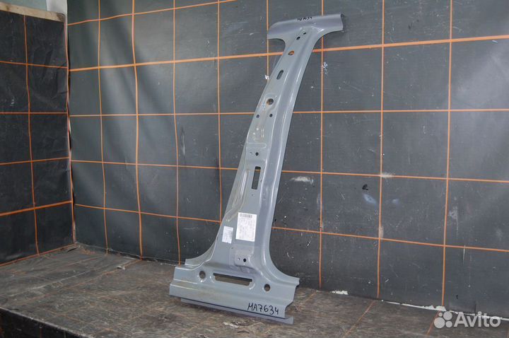 Стойка средняя левая - Skoda Rapid