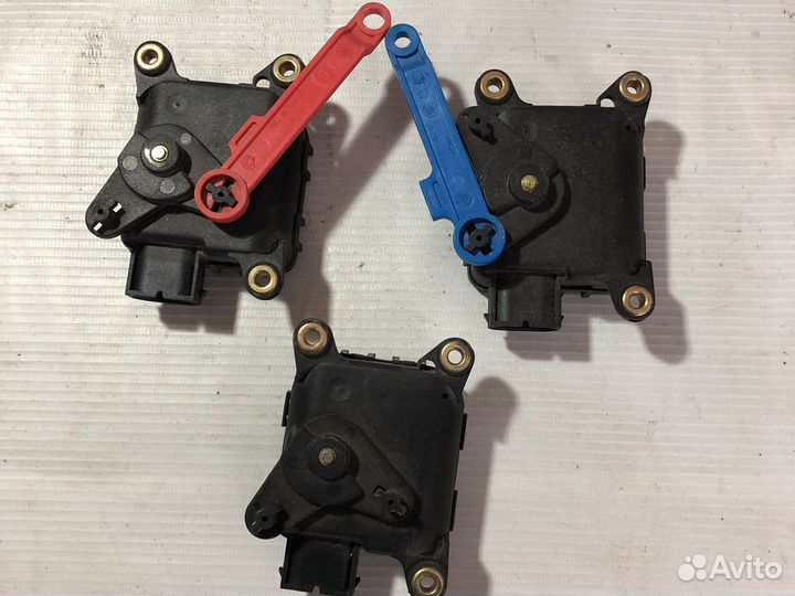 Привод заслонки отопителя VAG 8D1 820 511 B