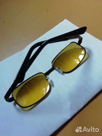 Очки солнцезащитные