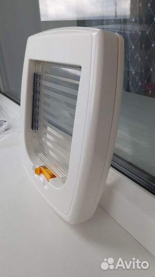 Дверца в дверь для кошек