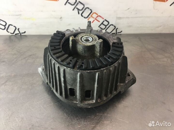 Подушка крепления двигателя Mercedes C-Class W204