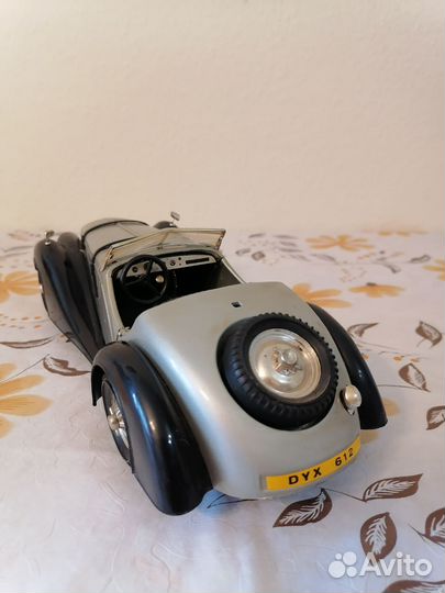 Модель автомобиля BMW 328.Масштаб 1:16